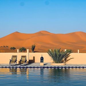 Hotel Camping Les Roses Des Dunes & Piscine